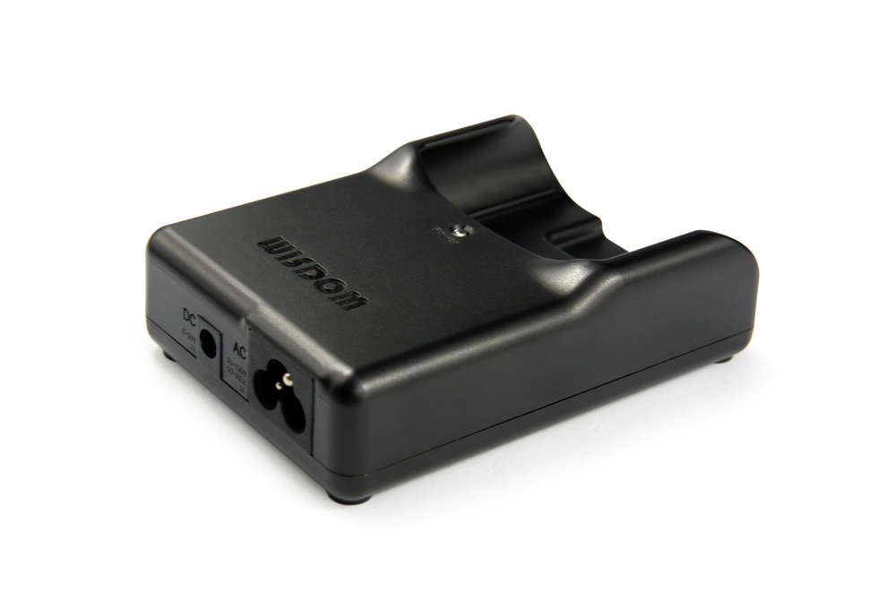 Chargeur Portable: NWB-30 Close-up View socket